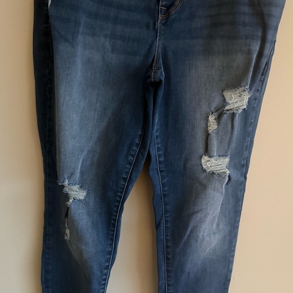 Maurice’s skinny distressed jeans - Picture 2 of 7